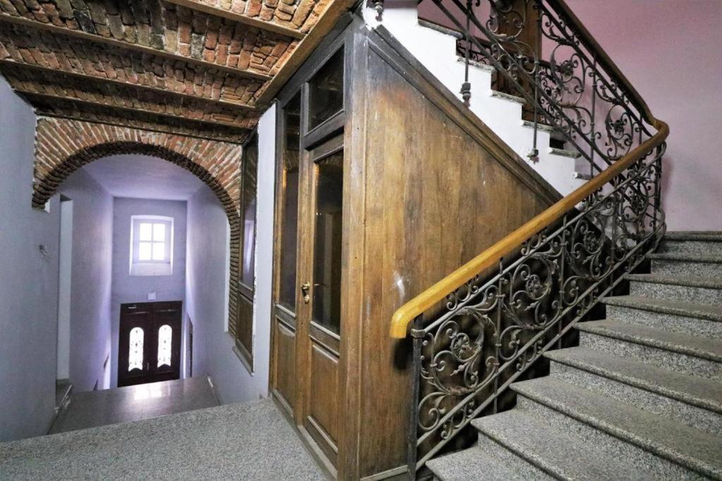 Town Center Rustaveli Aparthotel Тбилиси Экстерьер фото