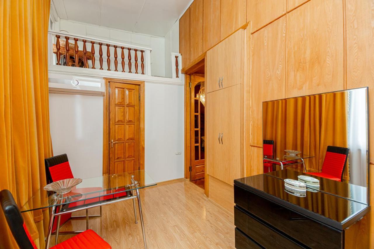 Town Center Rustaveli Aparthotel Тбилиси Экстерьер фото